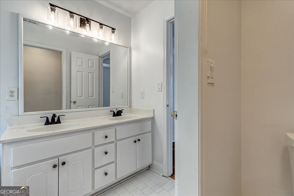 1553 Queen Elizabeth Drive Locust Grove - 28