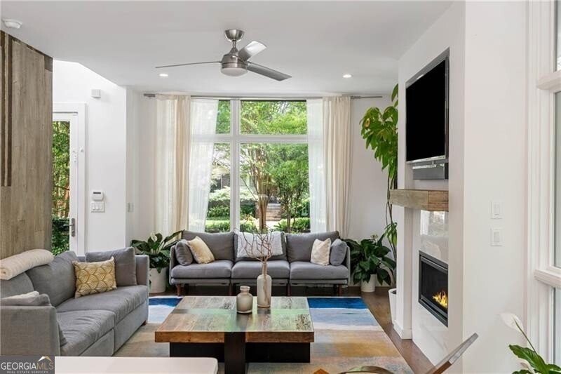 670 Willoughby Way Atlanta - 3