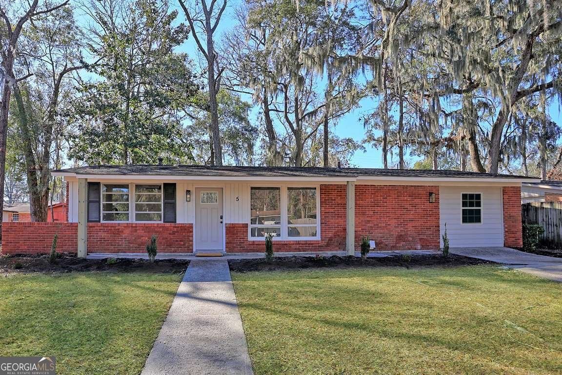 5 Burbank Boulevard Savannah - 1
