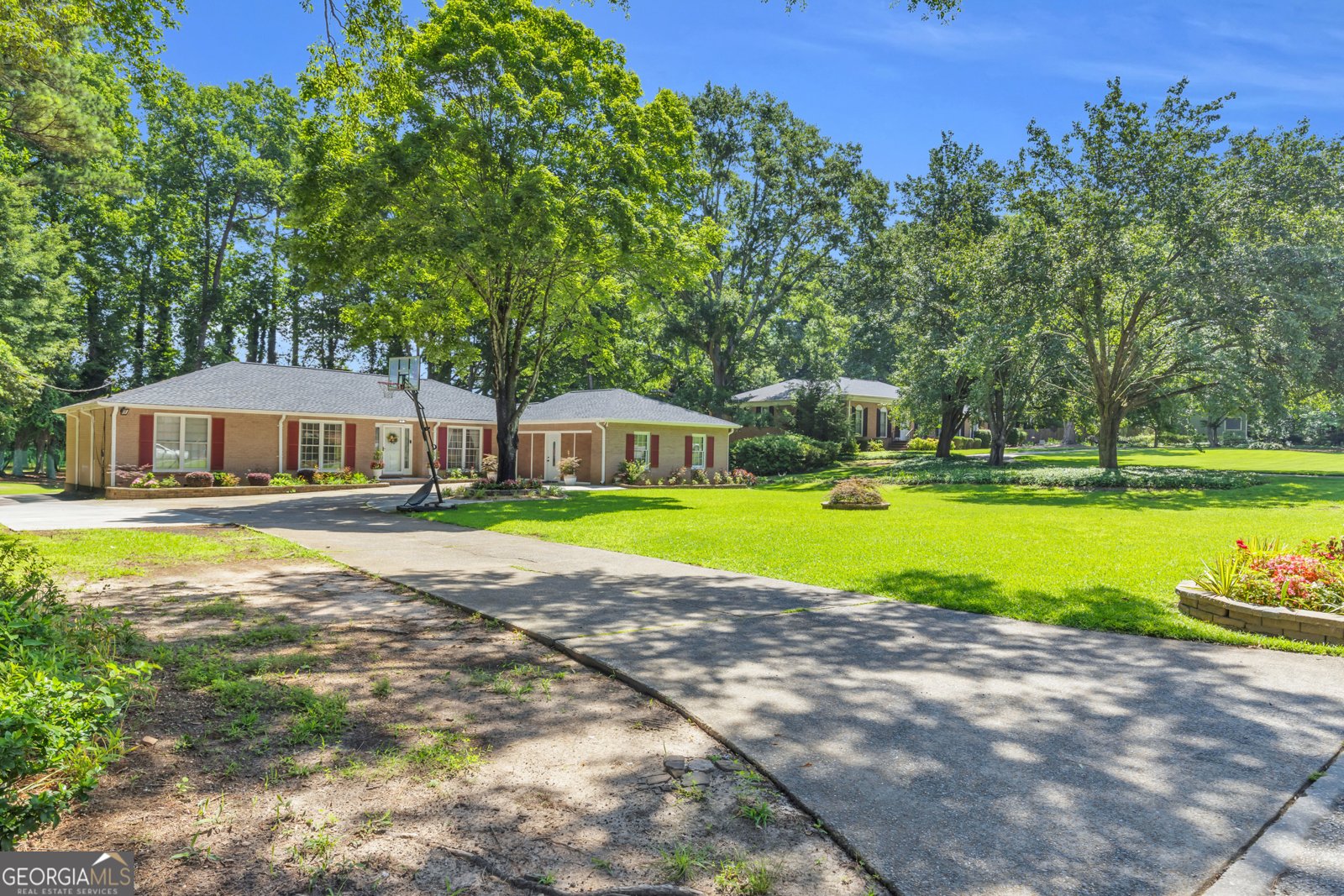 400 Little John Drive Lilburn - 2