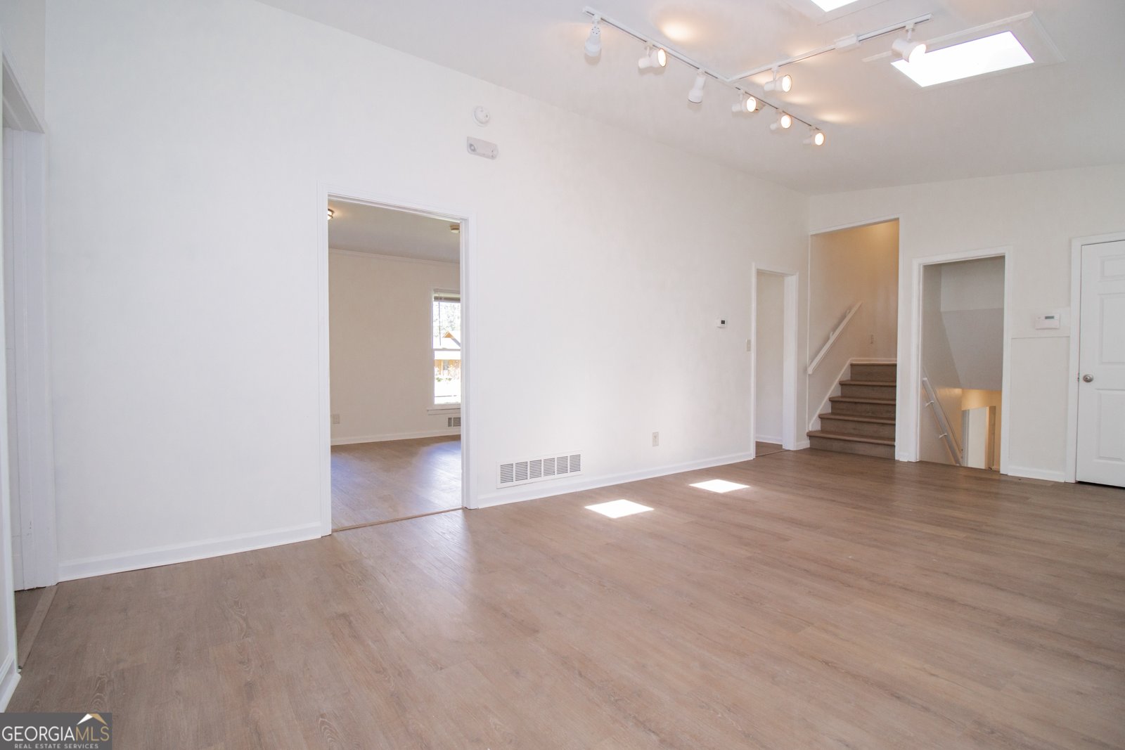 3686 Calmer Circle East Point - 27