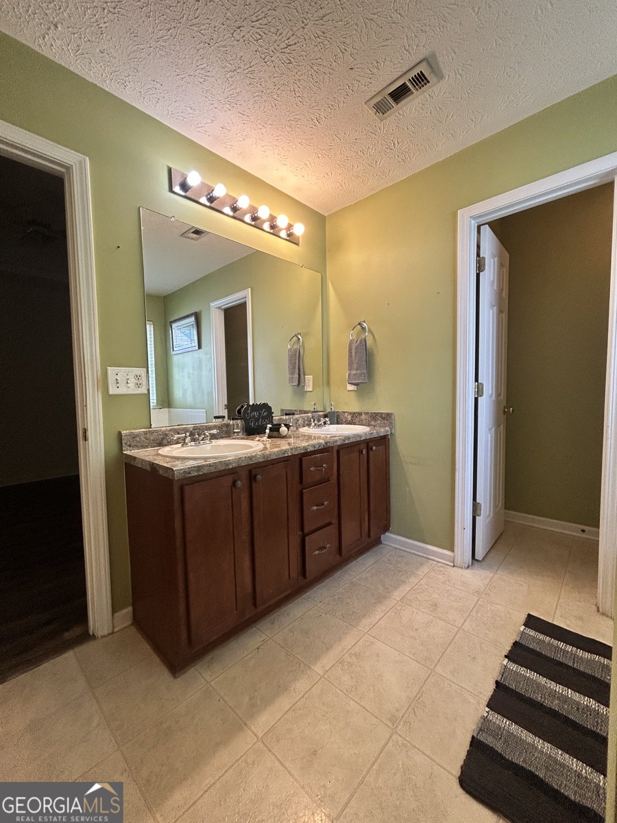 375 Sapphire Bend Riverdale - 16