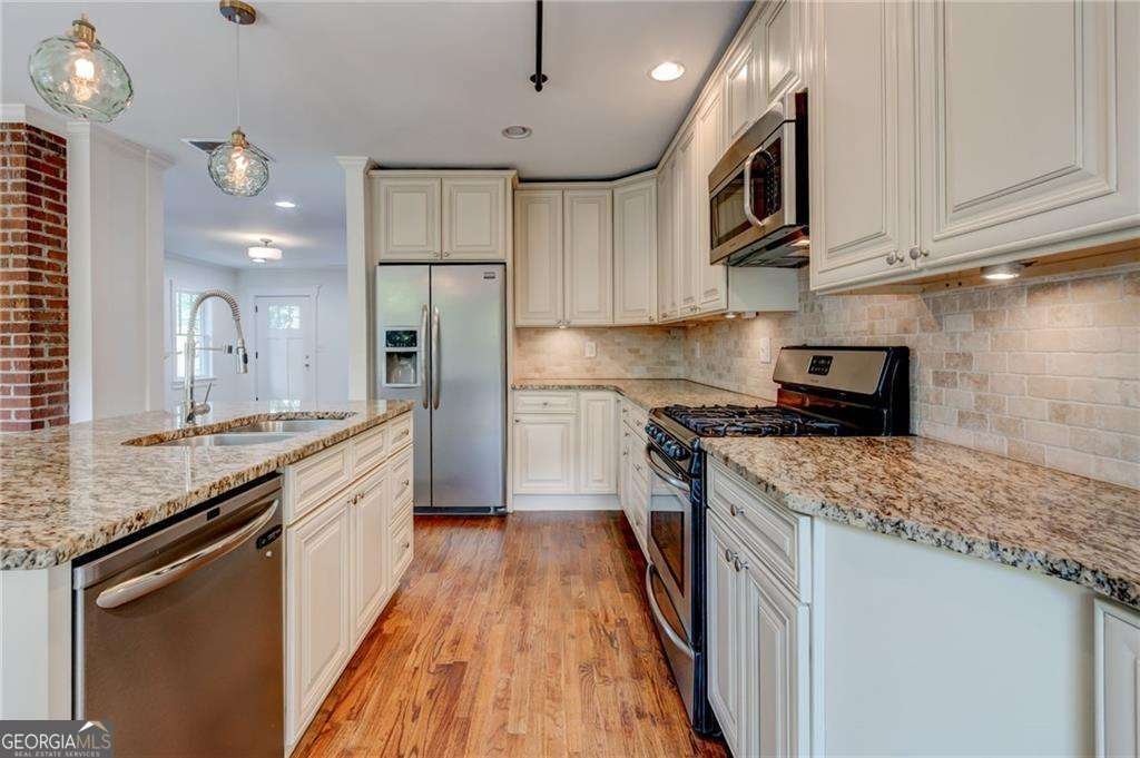 135 Martha Avenue Atlanta - 9