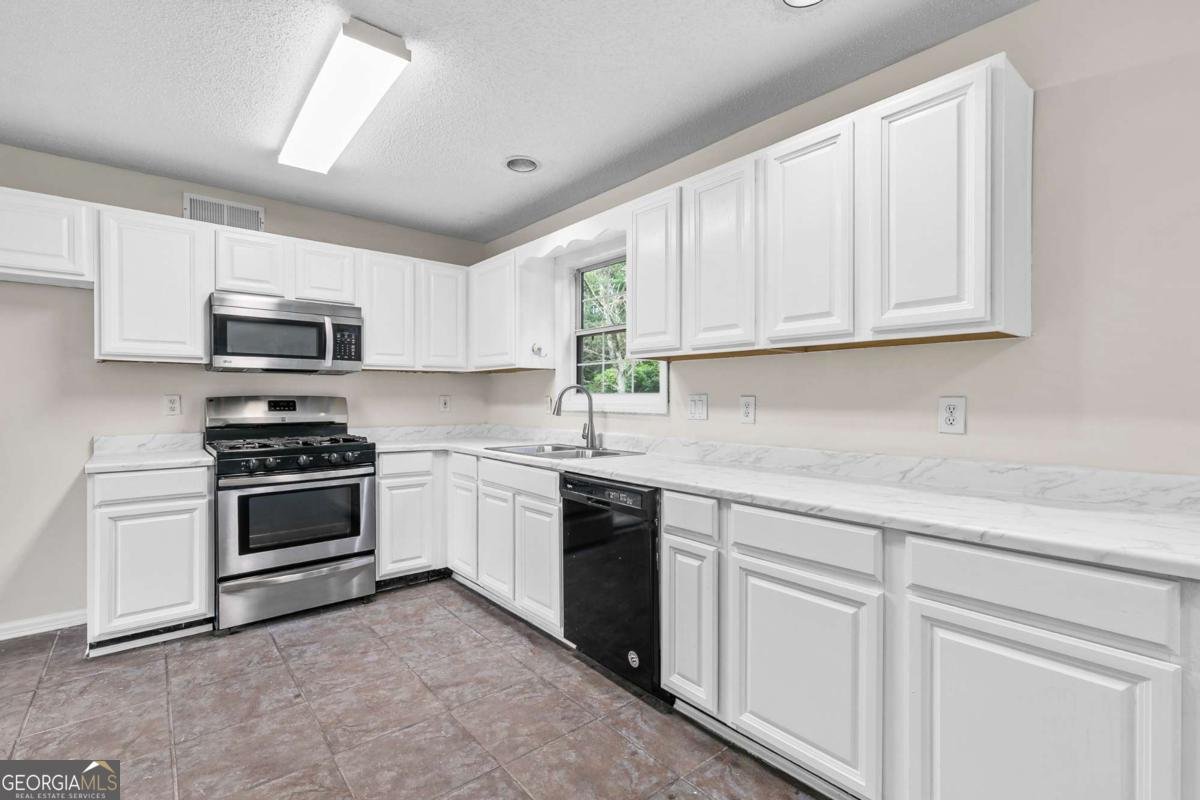 405 Mount Vernon Court Woodstock - 11
