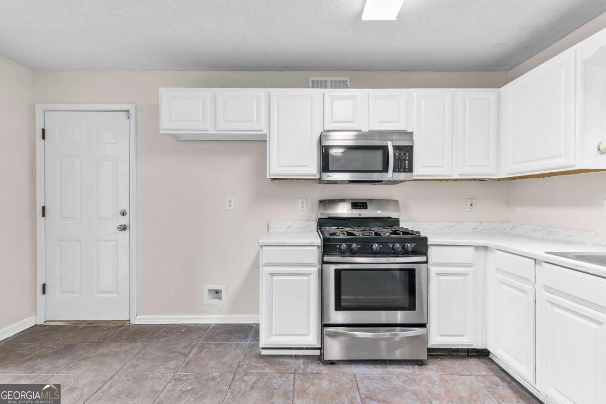 405 Mount Vernon Court Woodstock - 12