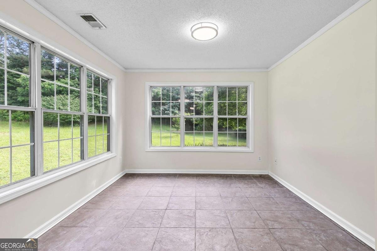 405 Mount Vernon Court Woodstock - 16