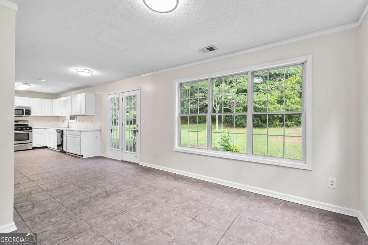 405 Mount Vernon Court Woodstock - 18
