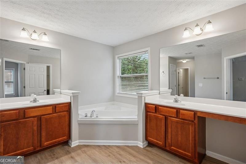 2040 VILLAGE GREEN Fairburn - 17