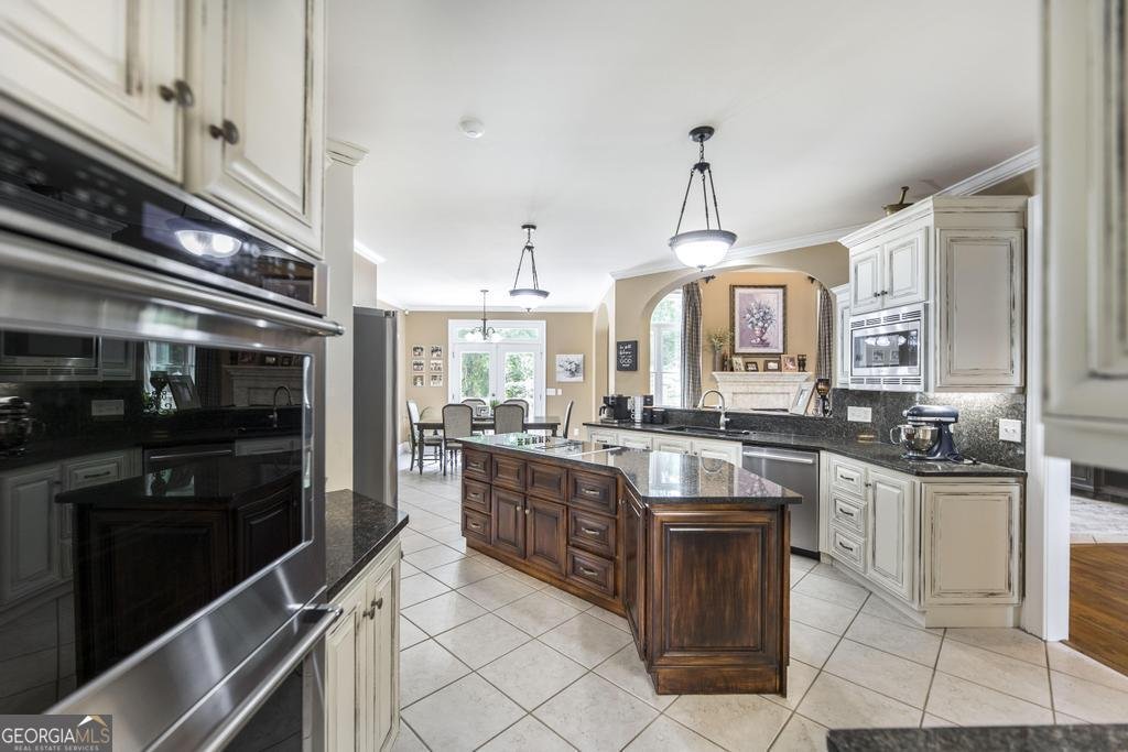 109 Black Oak Court Byron - 1