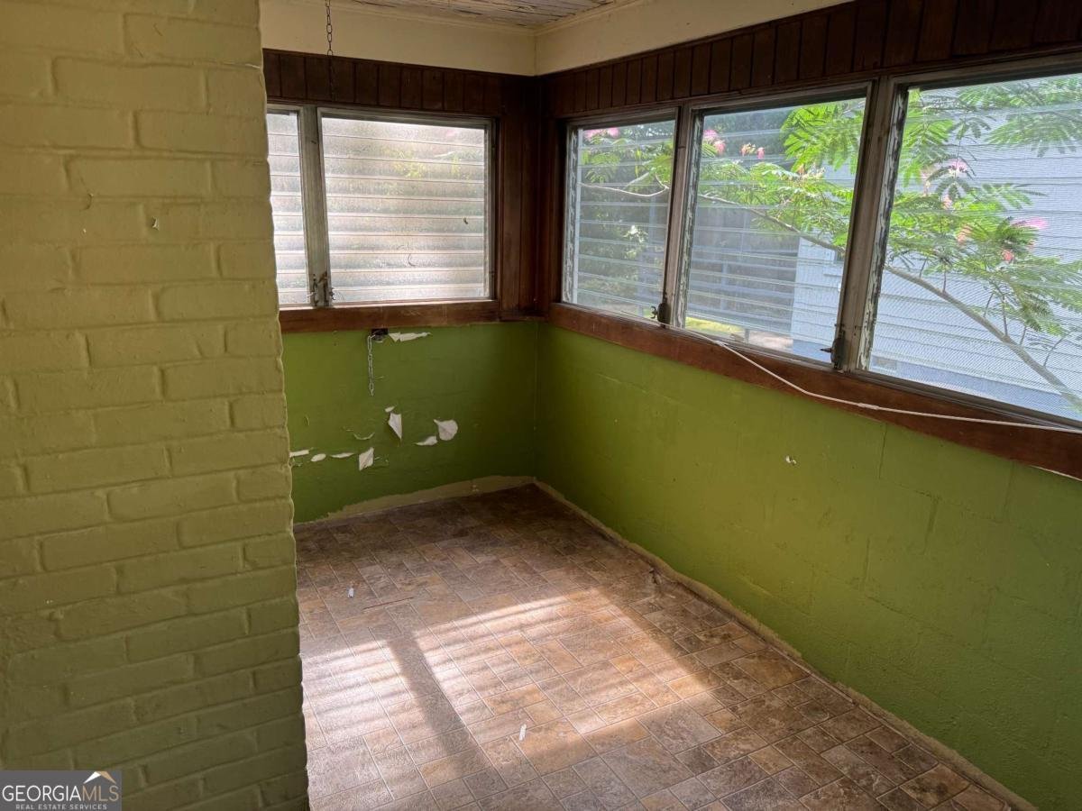 520 Holman Avenue Athens - 9