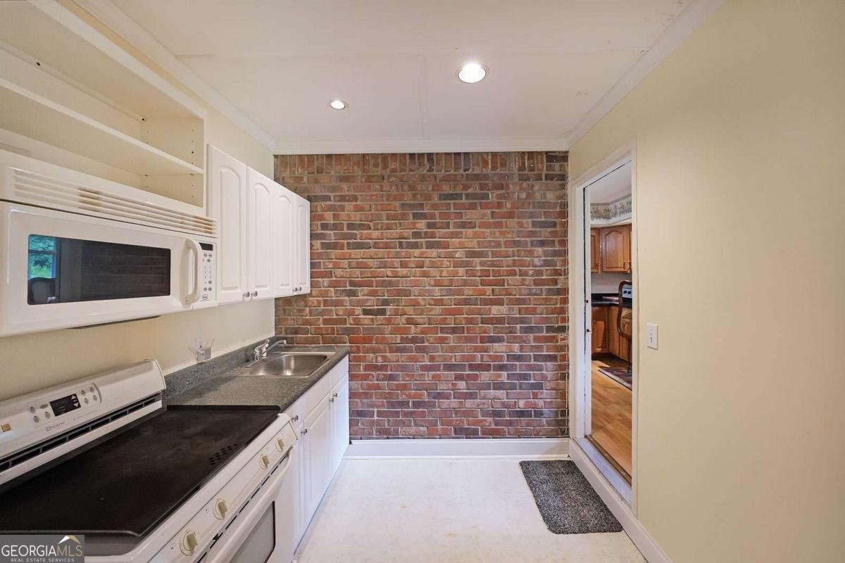 6880 Mark Turner Road Lithia Springs - 18