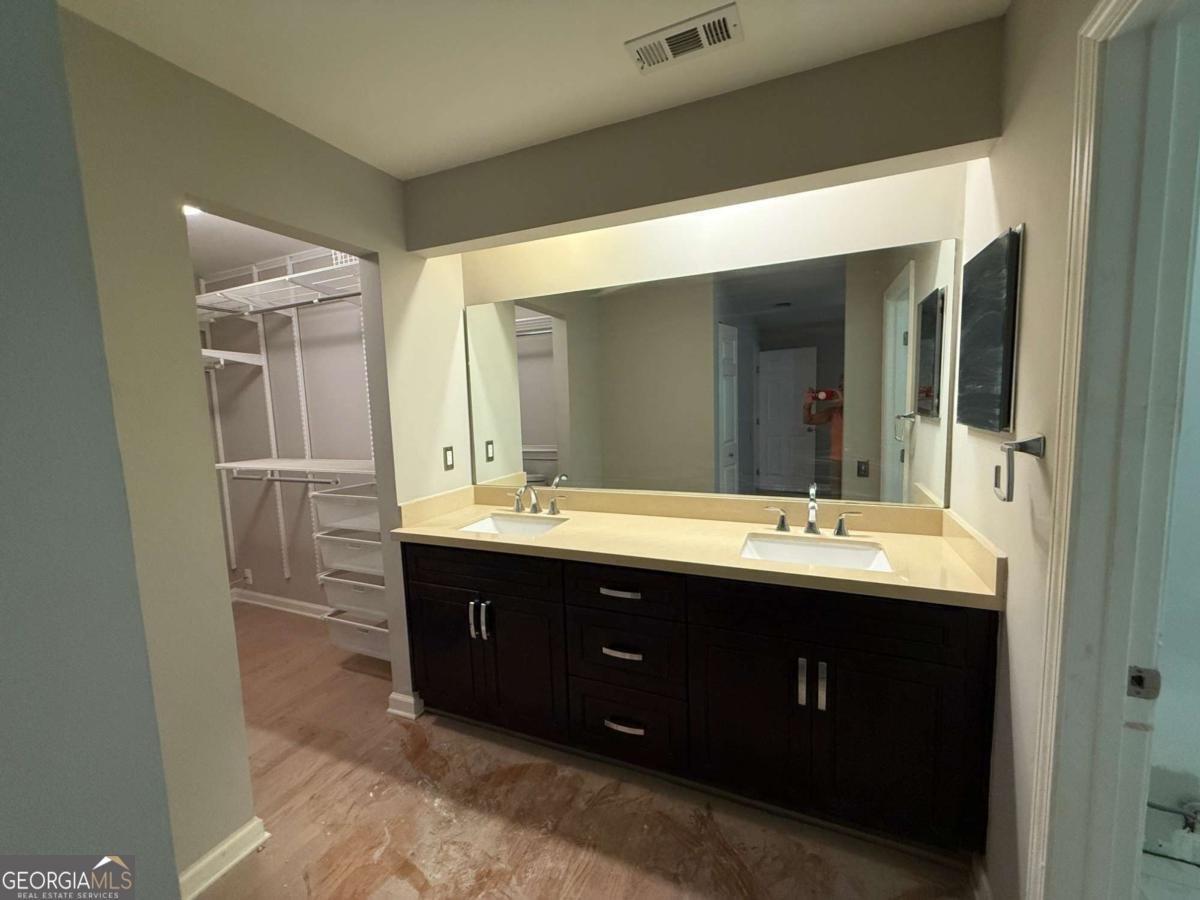 40 Dunwoody Springs Drive Atlanta - 1