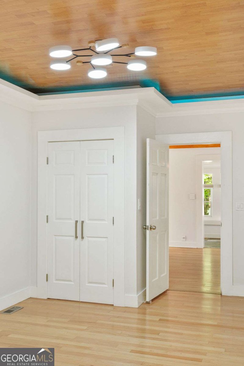 28 28 Peachtree Hills Avenue Atlanta - 40