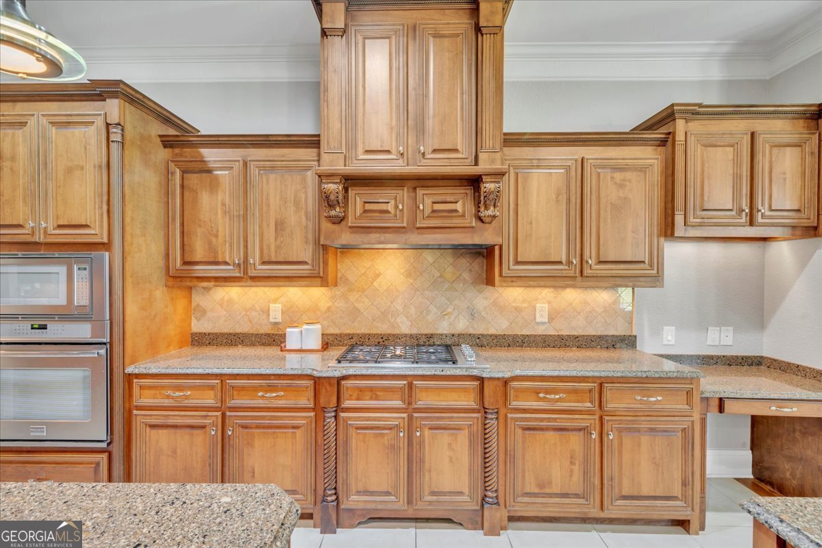 215 Little Hickory Drive Lizella - 23