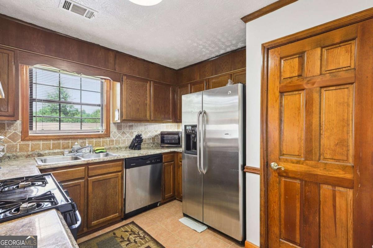 309 Carmen Court Lawrenceville - 11