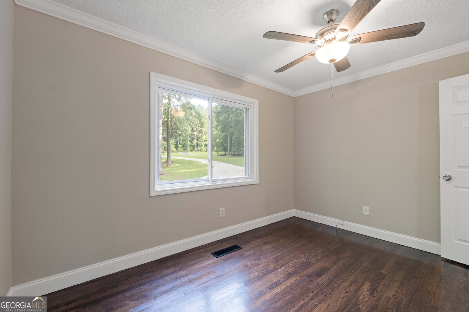 901 Jamesway Drive Sparta - 15