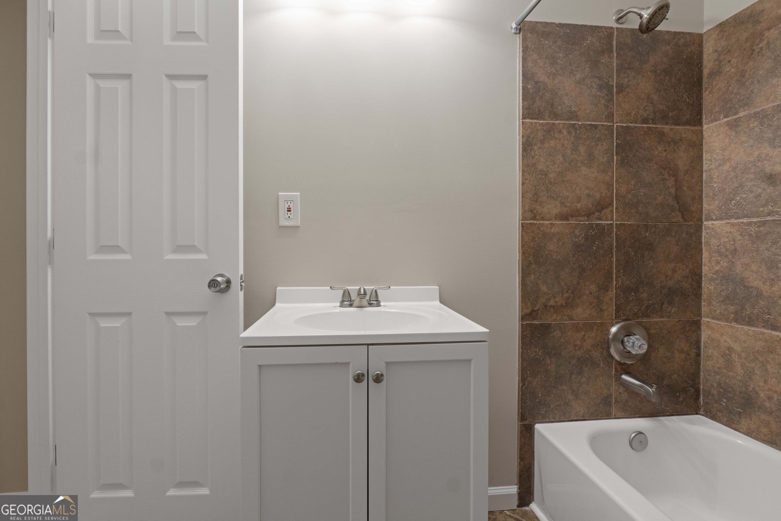 901 Jamesway Drive Sparta - 17