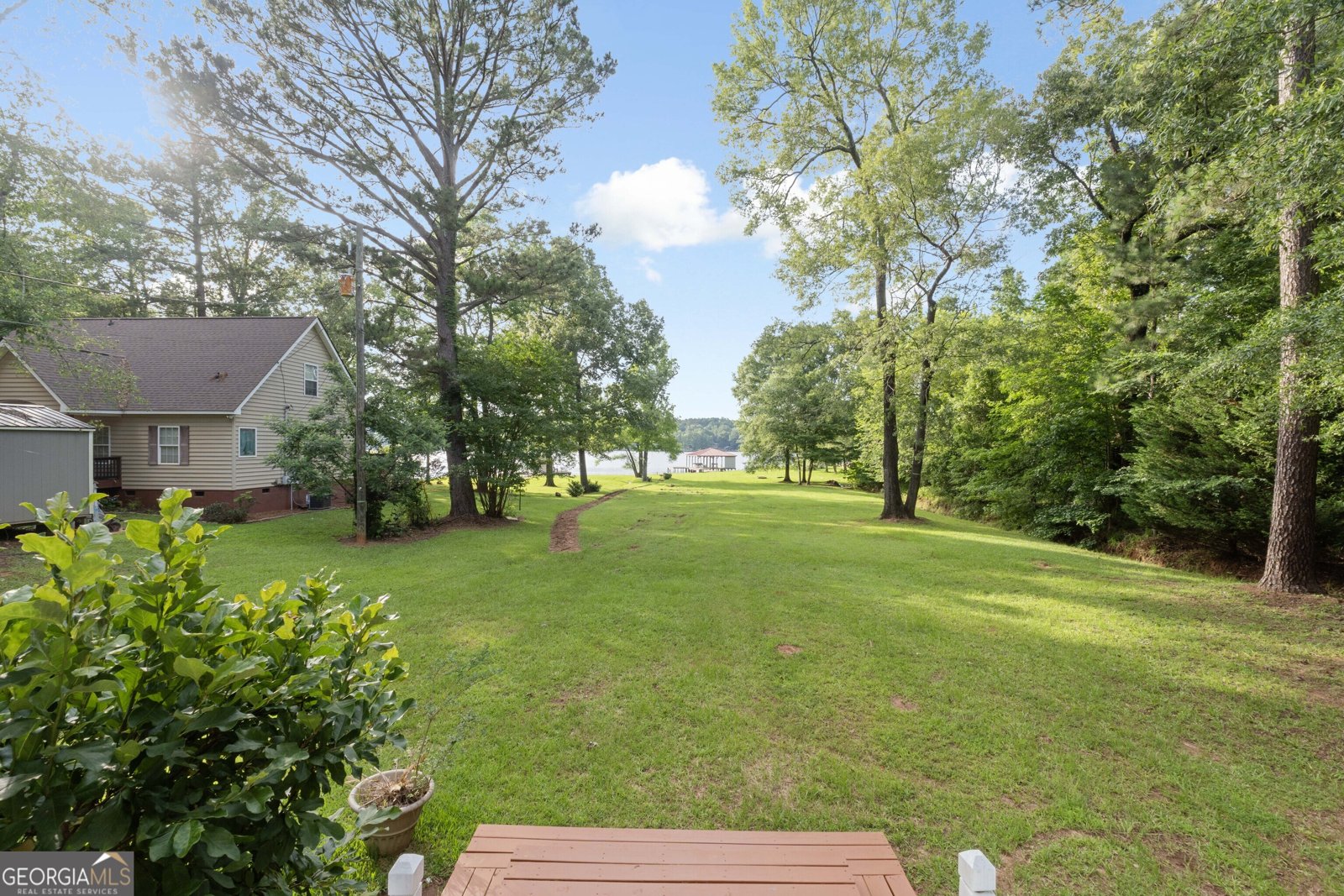 901 Jamesway Drive Sparta - 24