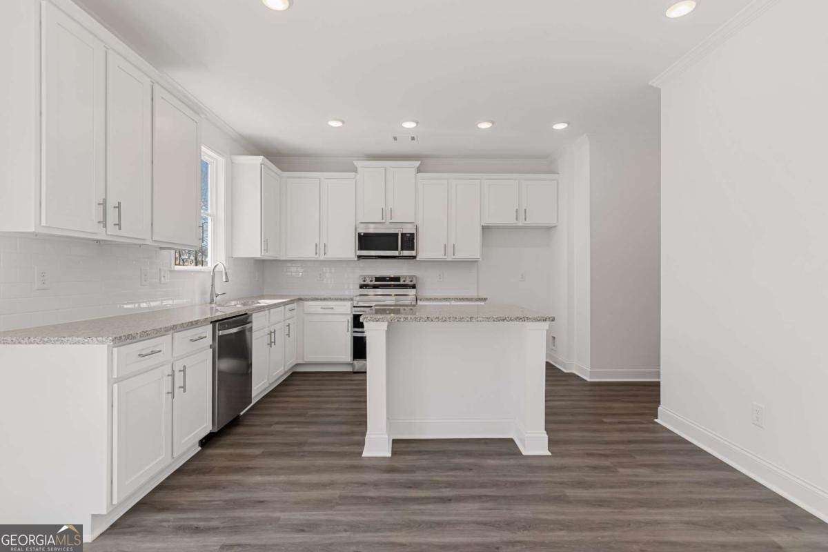7248 Millbrae Walk Flowery Branch - 14