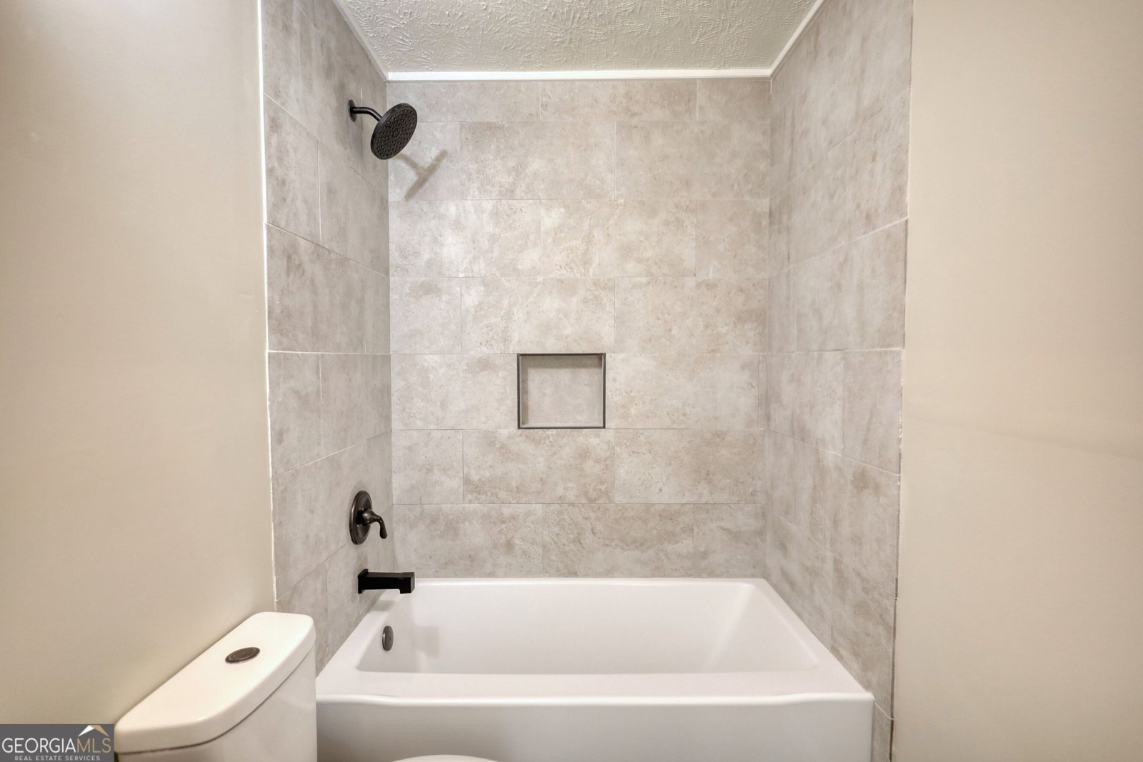 11 Grove Lane Hampton - 19