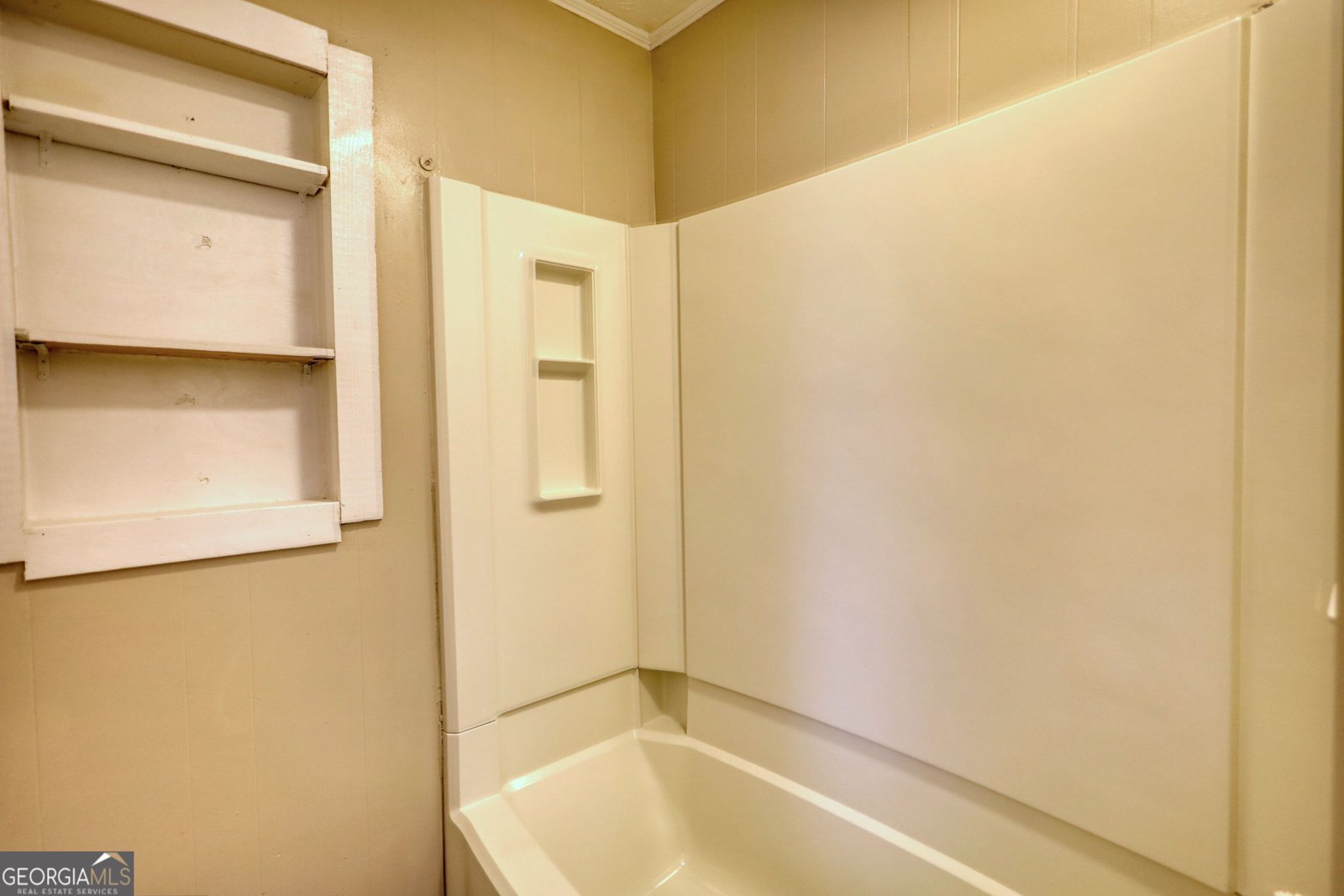 11 Grove Lane Hampton - 34
