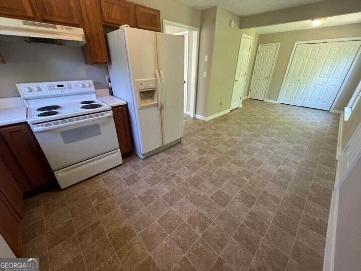 194 Bay Court Drive Stockbridge - 2