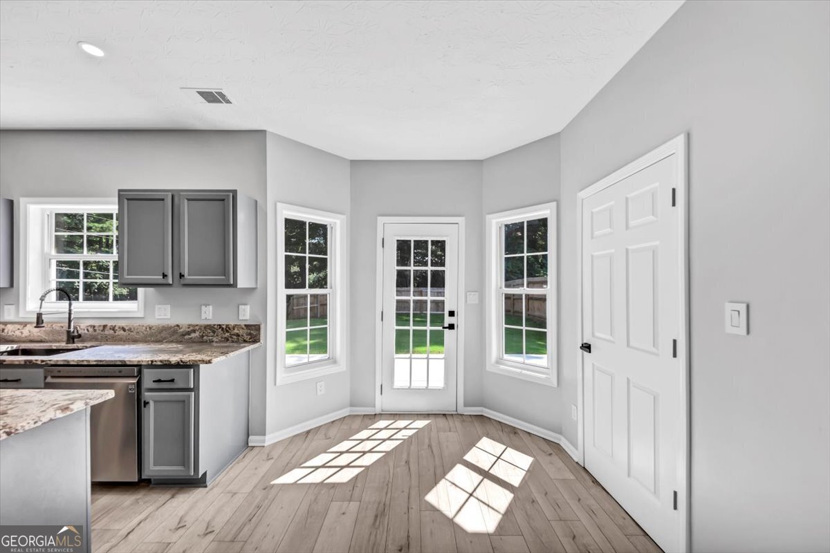 5195 Oaks Landing Court Sugar Hill - 14