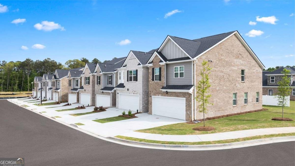 255 Silver Moon Drive Loganville - 1