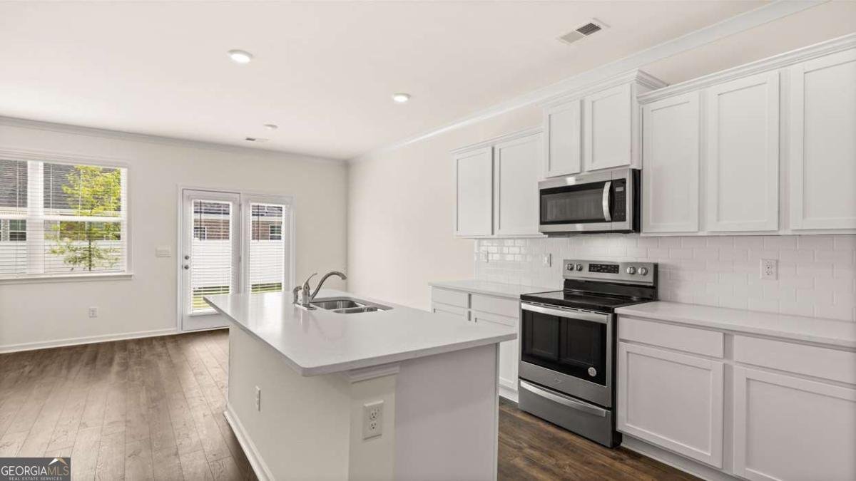 225 Silver Moon Drive Loganville - 43