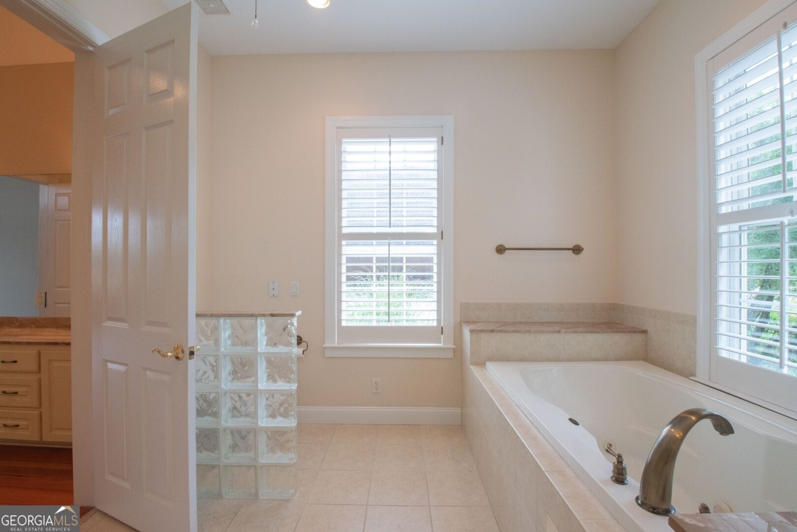1015 Greenwillow Dr Drive Saint Marys - 27