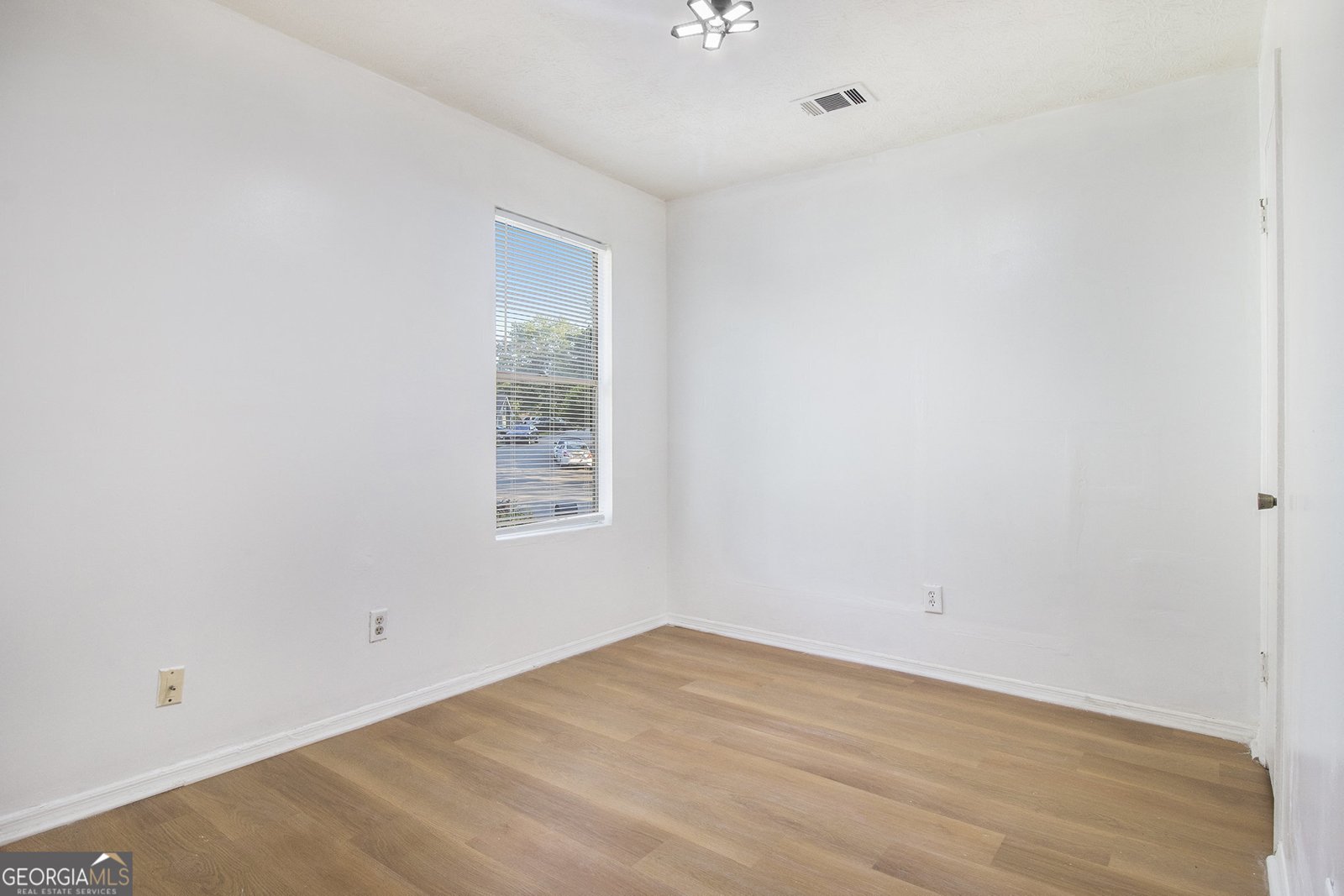 1077 Mainstreet Valley Drive Stone Mountain - 18