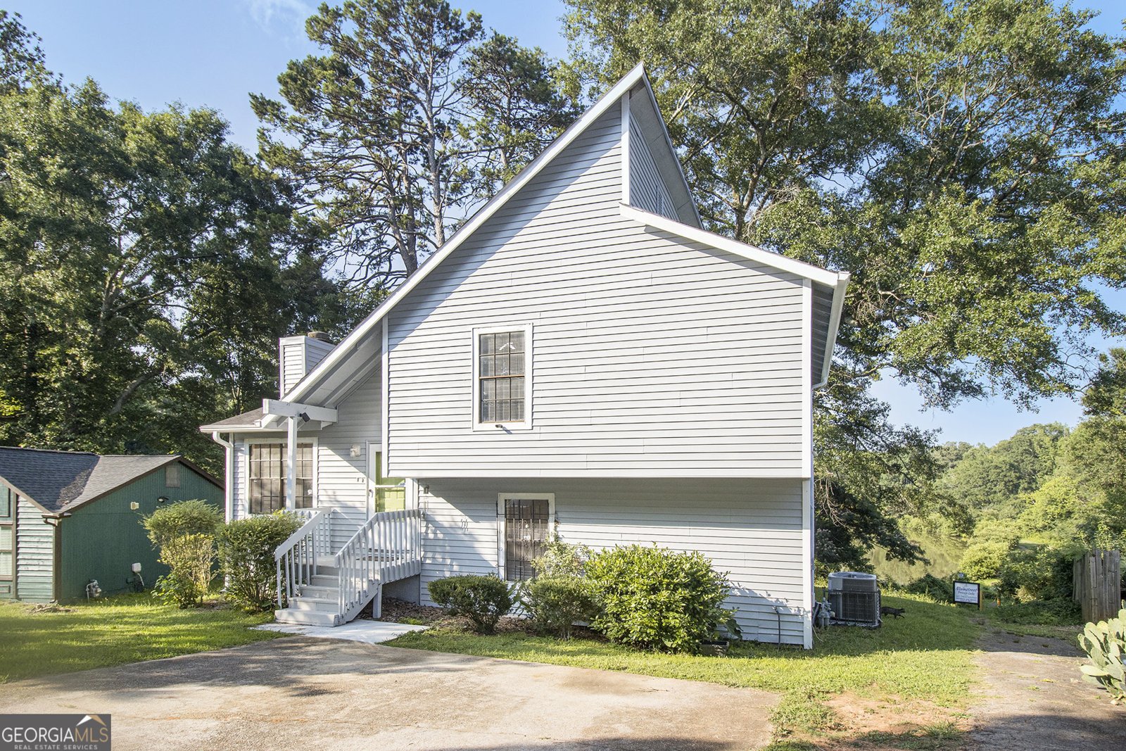 1077 Mainstreet Valley Drive Stone Mountain - 2
