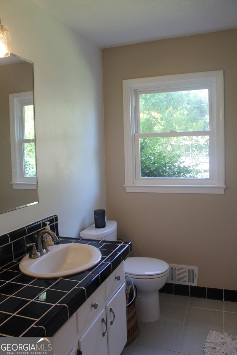 5225 Kings Highway Douglasville - 49