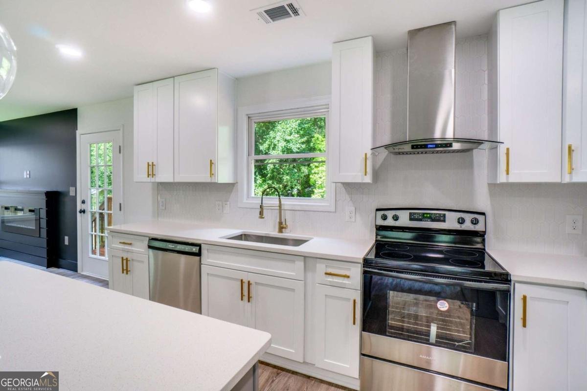 597 WOODCREST MANOR Drive Stone Mountain - 20