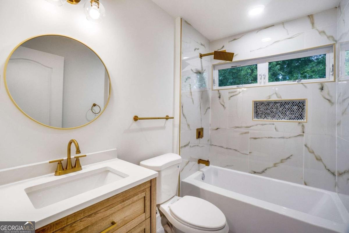 597 WOODCREST MANOR Drive Stone Mountain - 30