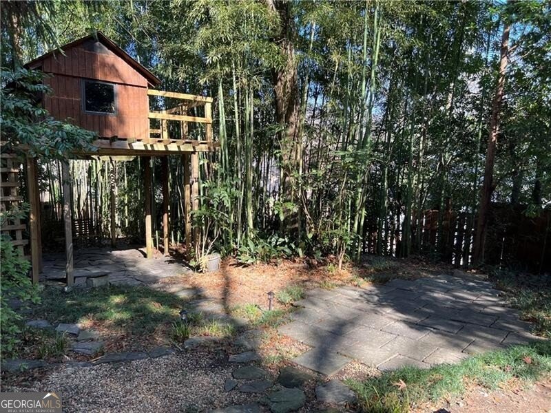 284 Lakeview Avenue Atlanta - 17