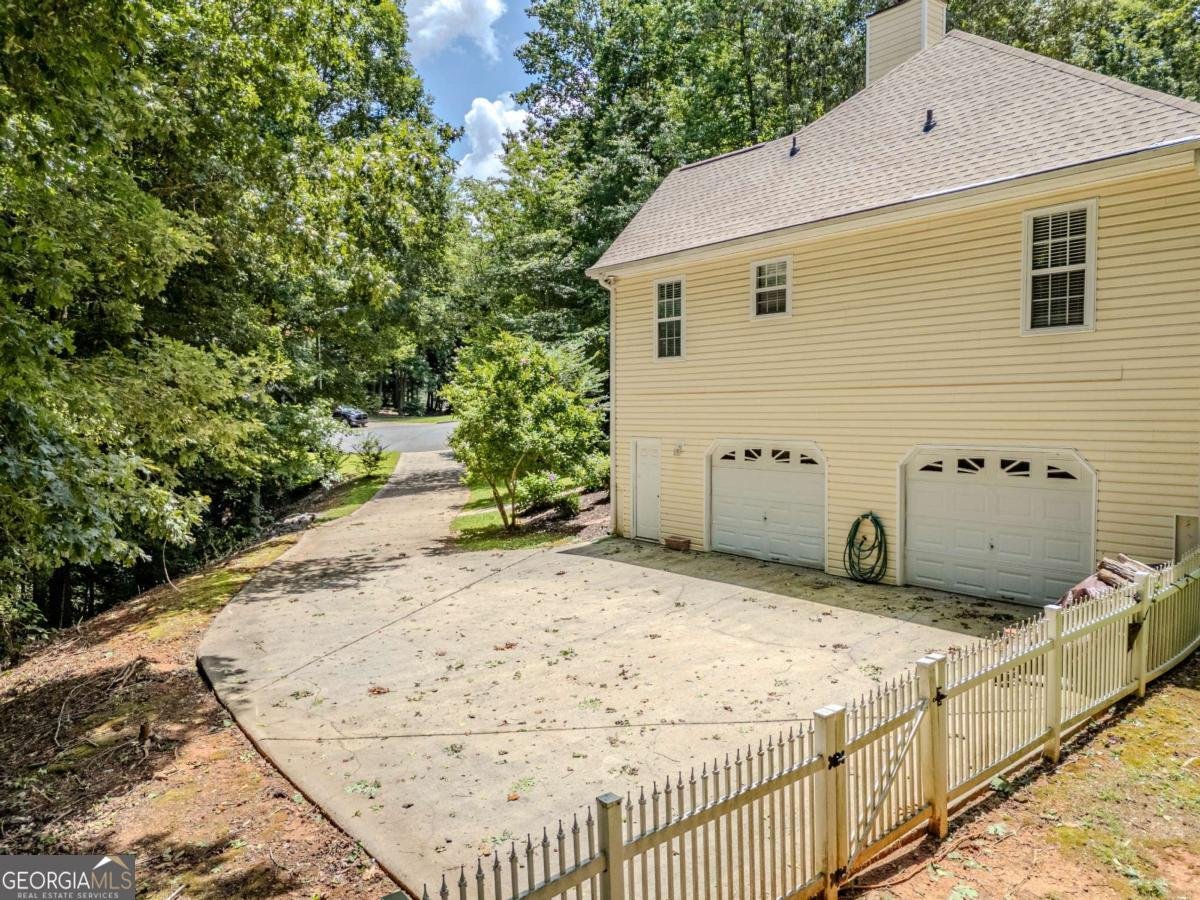 217 Bridgewater Trail Canton - 4