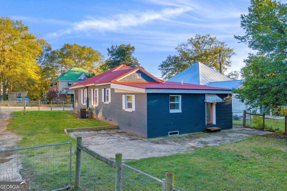 1376 Hancock Avenue Athens - 24