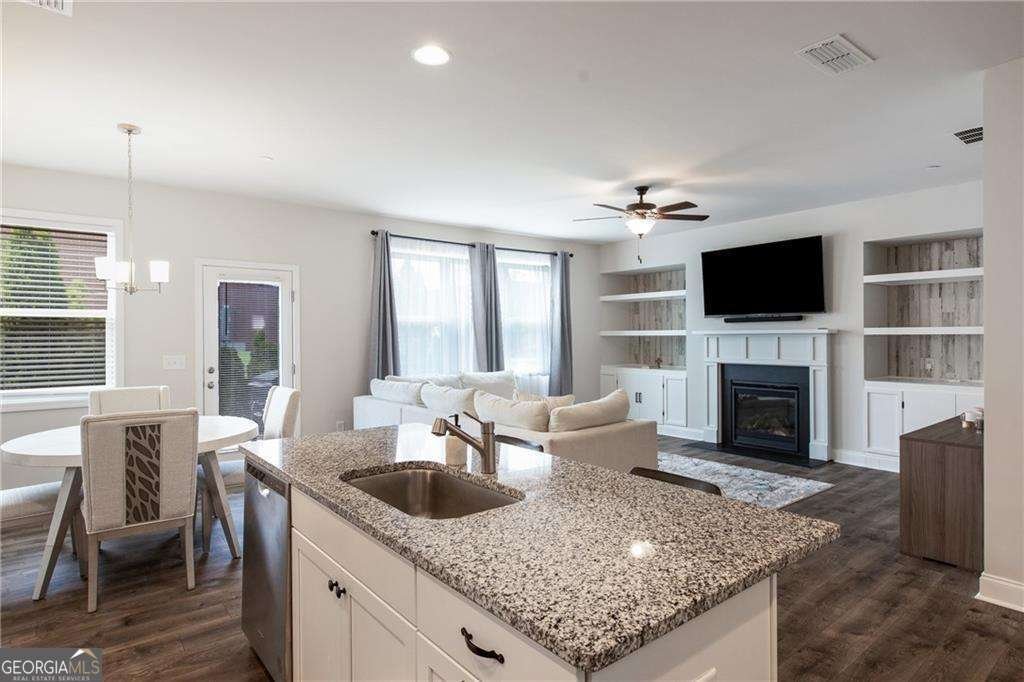 319 Hayden Circle Woodstock - 8