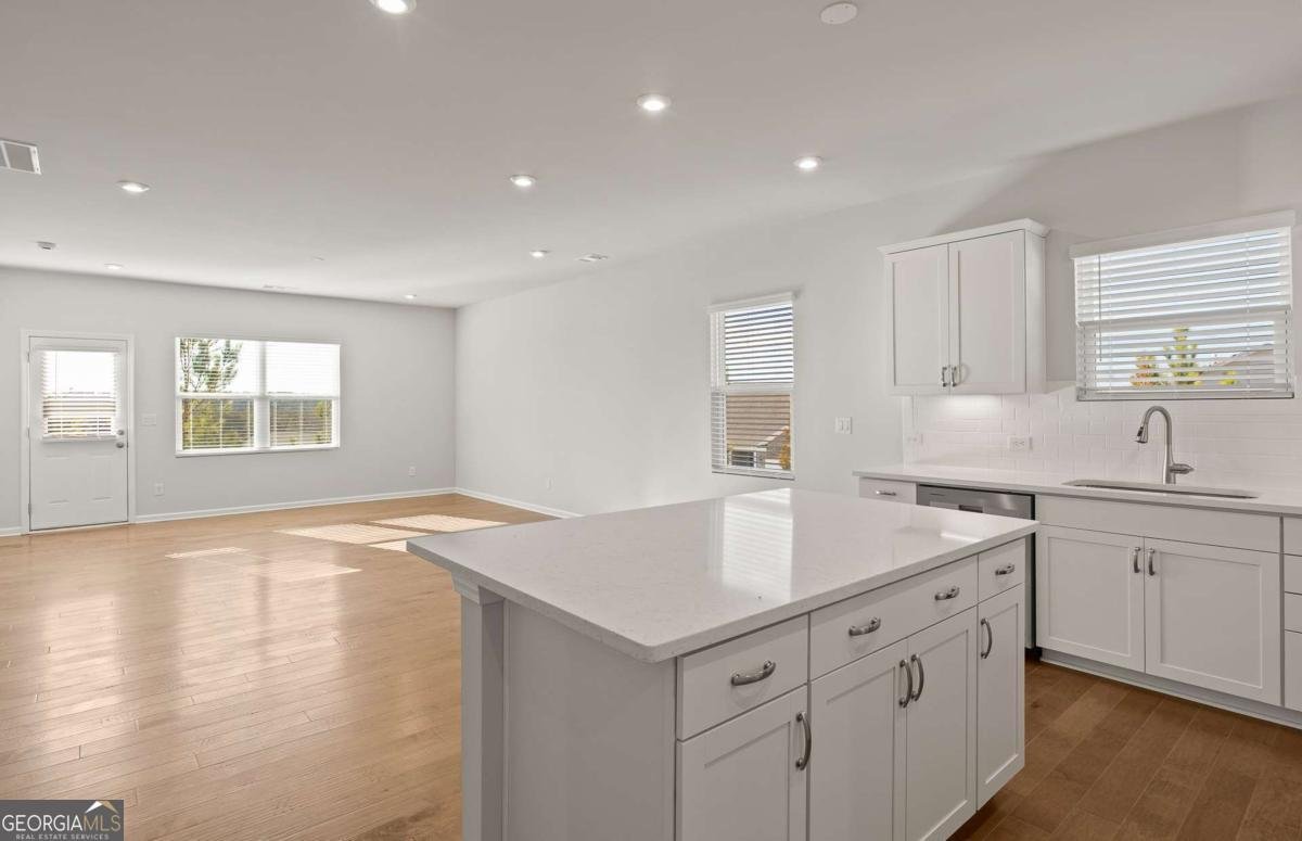440 Village Lane Fairburn - 2