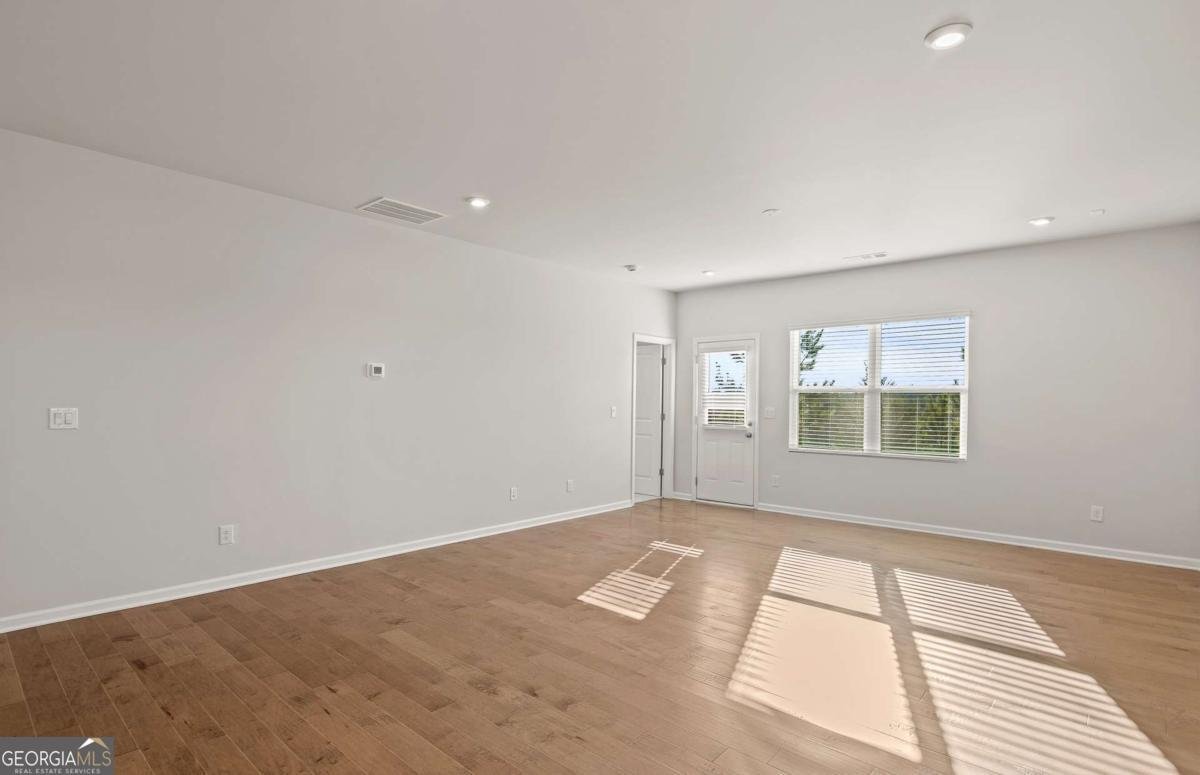 440 Village Lane Fairburn - 4