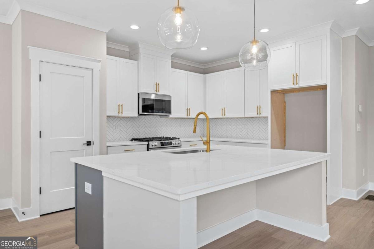 419 CRESTMONT Lane Canton - 37