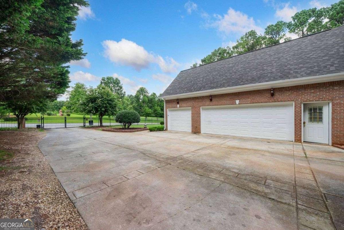84 Gloster Road Lawrenceville - 18