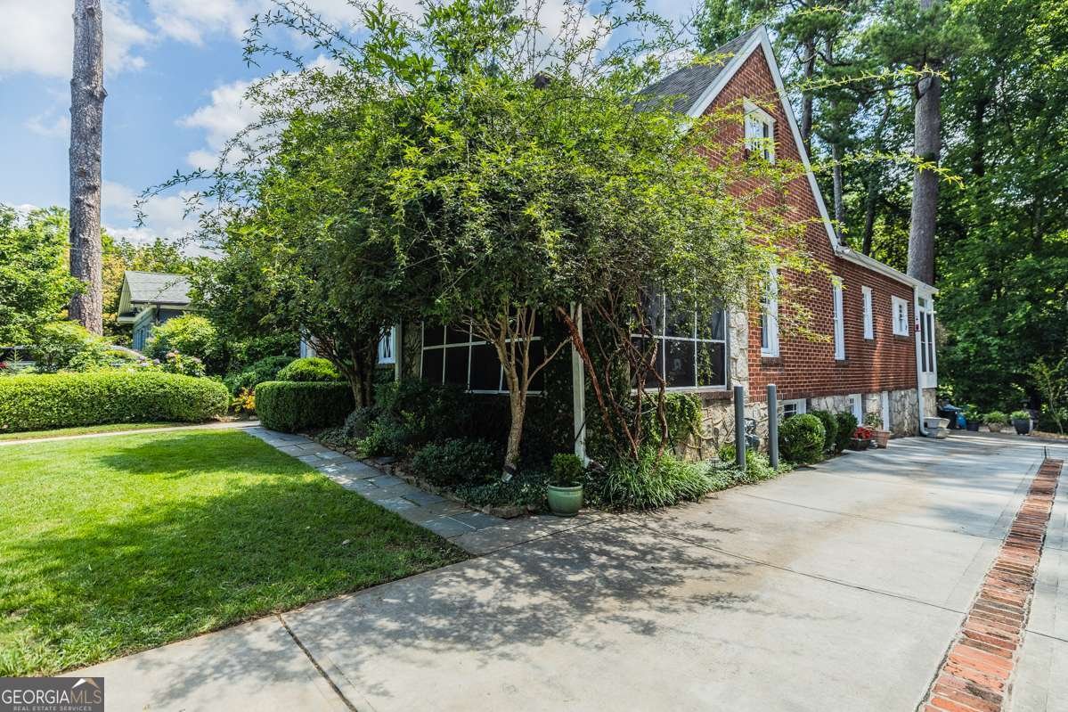 401 Emory Drive Atlanta - 2