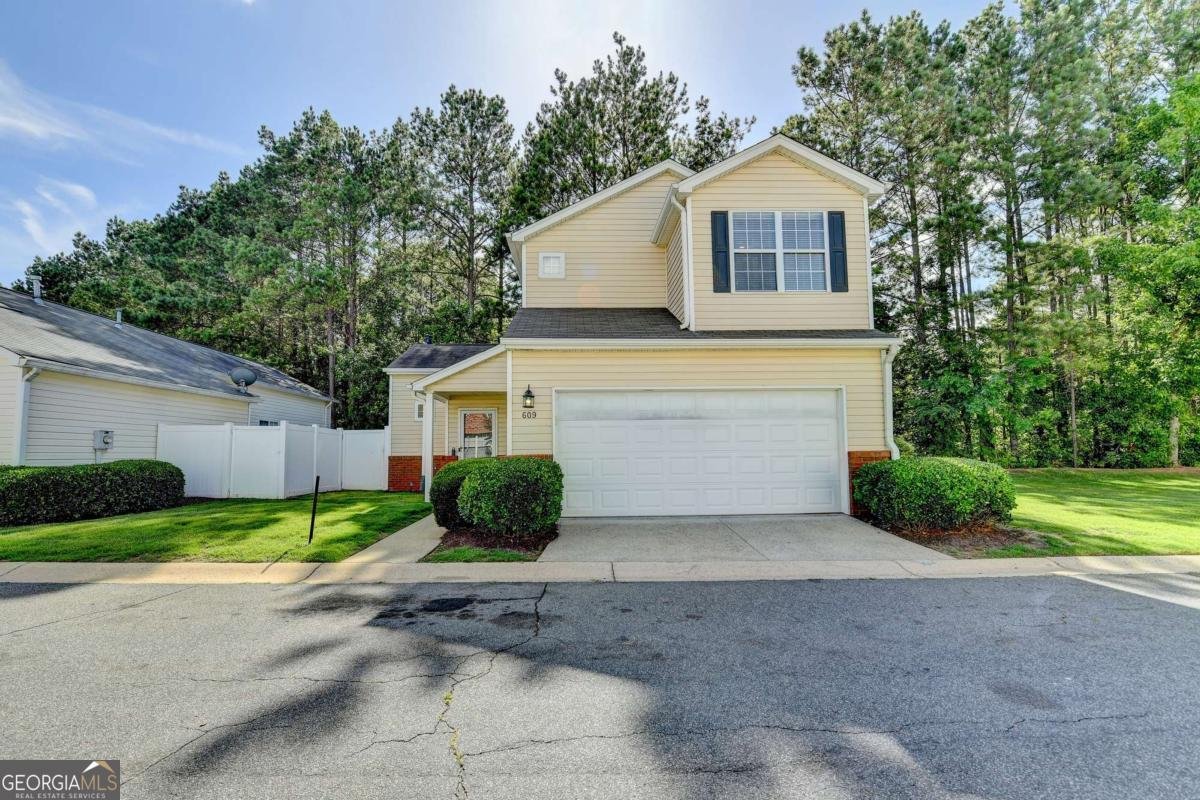609 Bedford Court Woodstock - 1