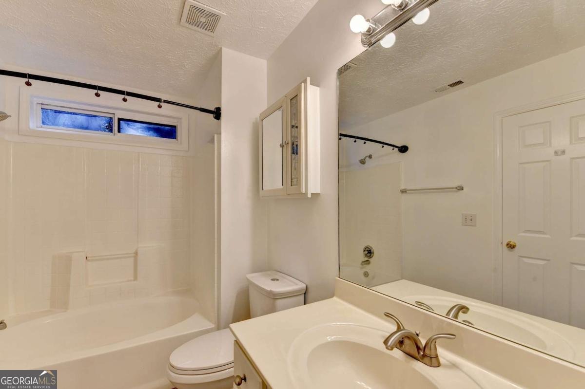 609 Bedford Court Woodstock - 33