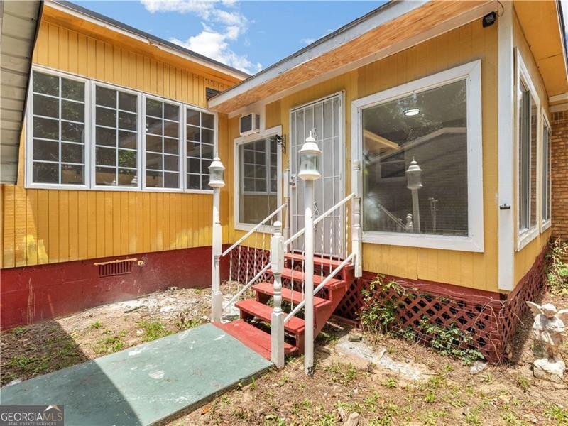 2970 Armstrong Drive Macon - 64