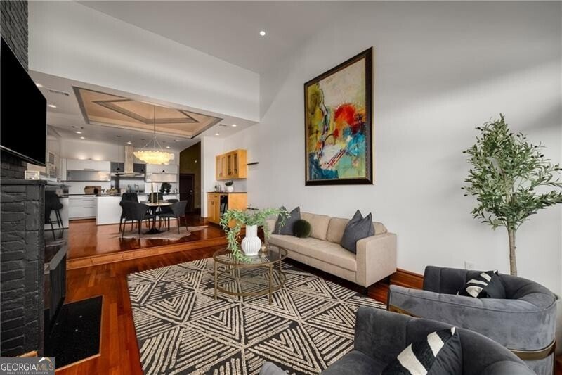 3334 Peachtree Road Atlanta - 25