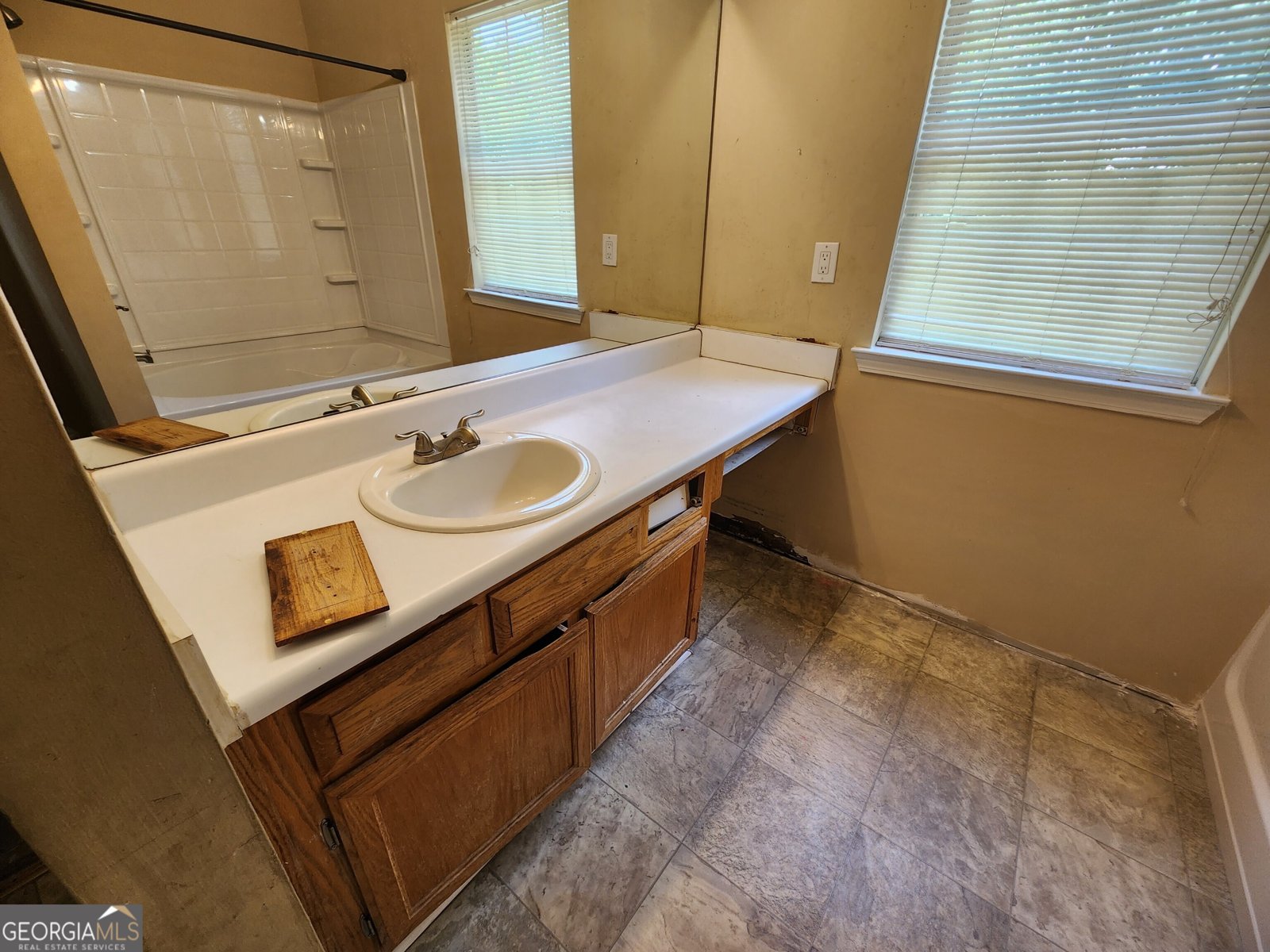 535 Village Circle Stockbridge - 10