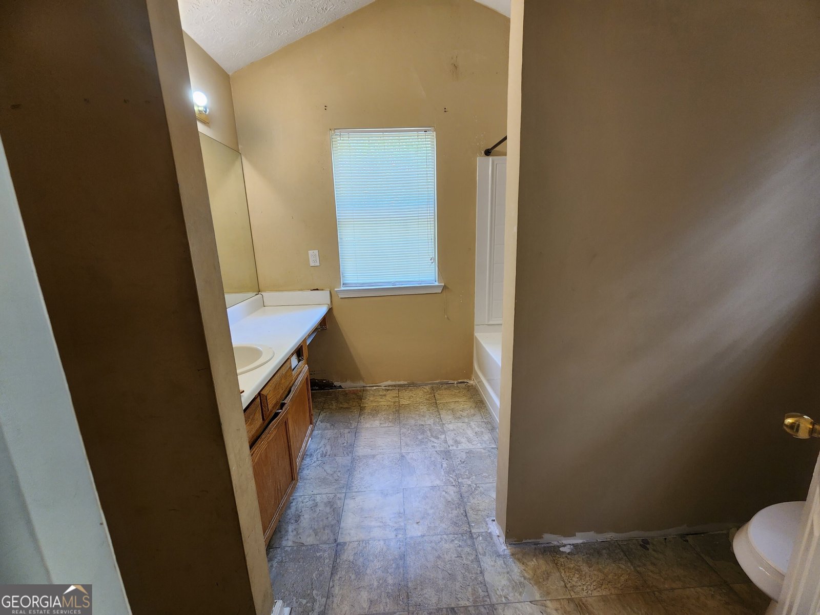 535 Village Circle Stockbridge - 8